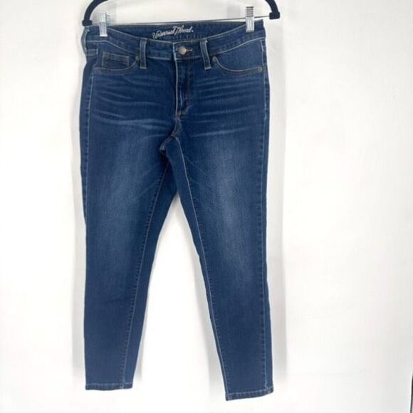 Universal Thread Women's Mid-Rise Jegging Jeans Blue Denim Medium Wash Size 6/28 - Picture 1 of 12